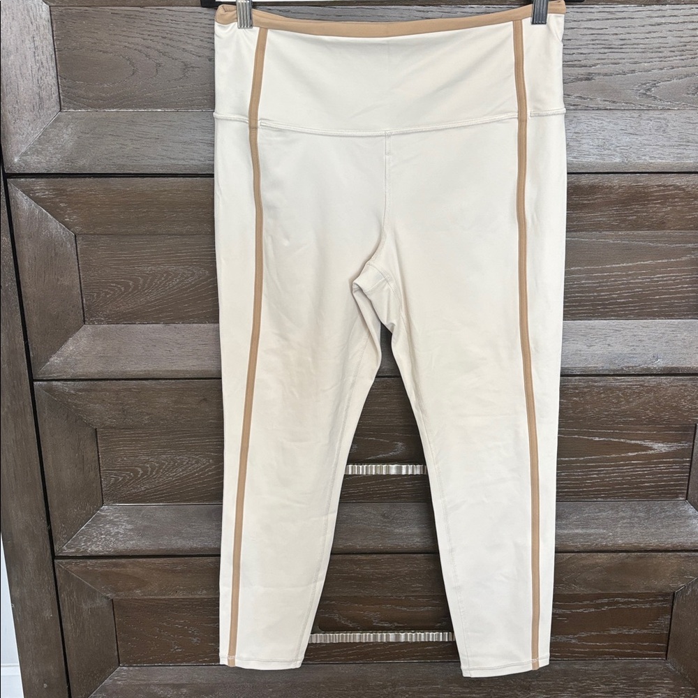 Athleta ultra high rise elation 7/8 leggings.  Size L.  New without tags
